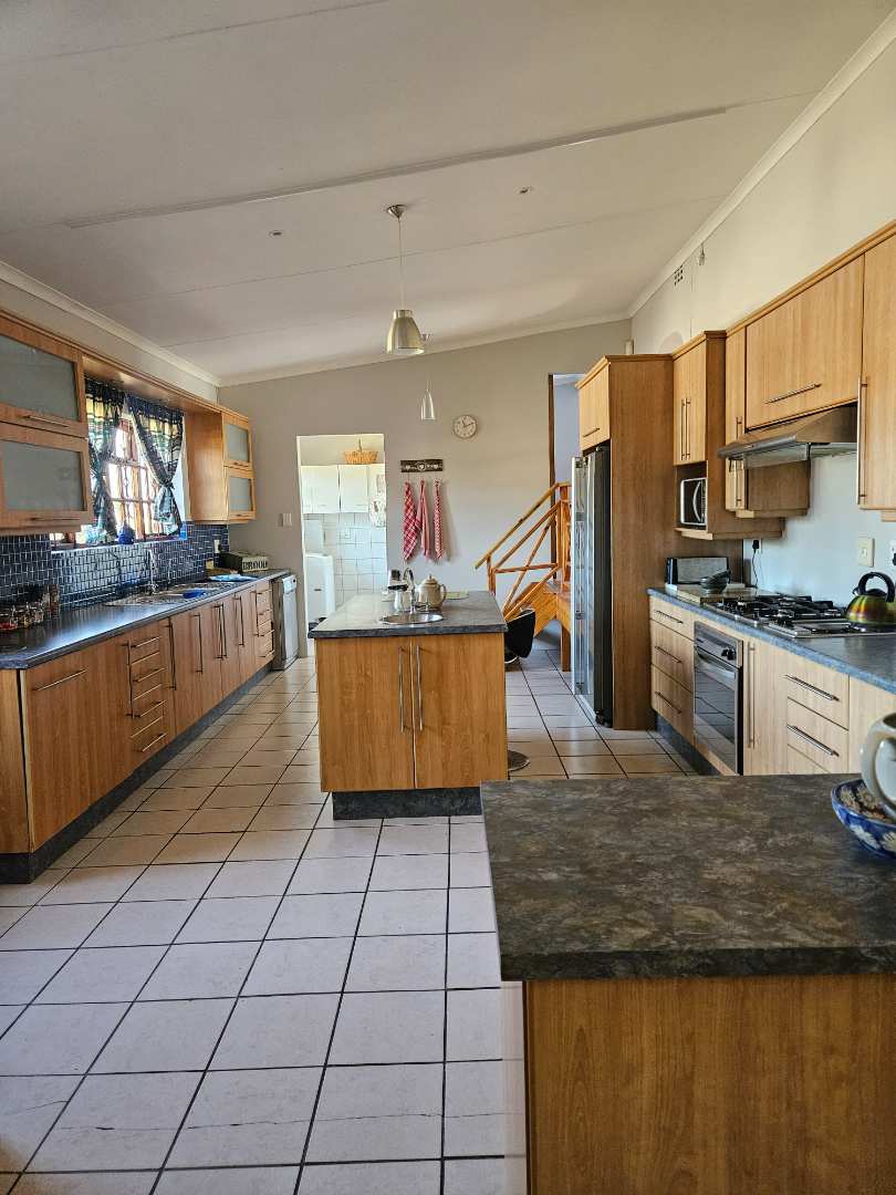 5 Bedroom Property for Sale in Fairbridge Heights Eastern Cape
